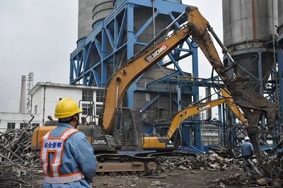 30萬(wàn)噸/年P(guān)TA老裝置拆除 建筑工程機(jī)械的工業(yè)轉(zhuǎn)型見(jiàn)證